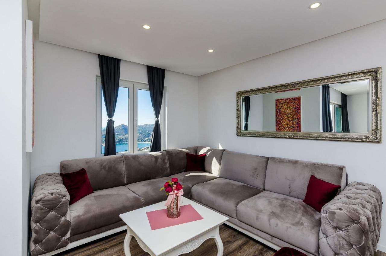Superior Apartment Nike Mlini Luaran gambar
