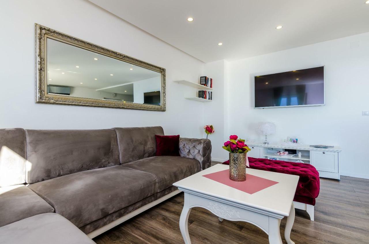Superior Apartment Nike Mlini Luaran gambar