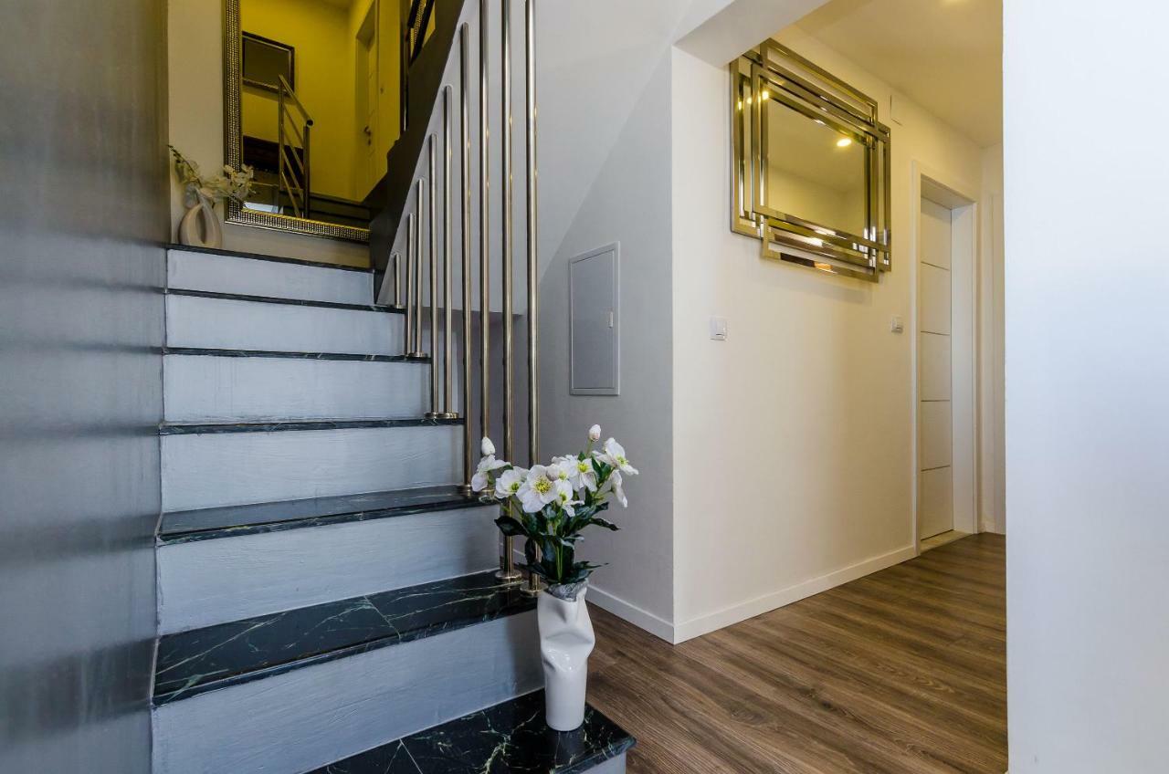 Superior Apartment Nike Mlini Luaran gambar